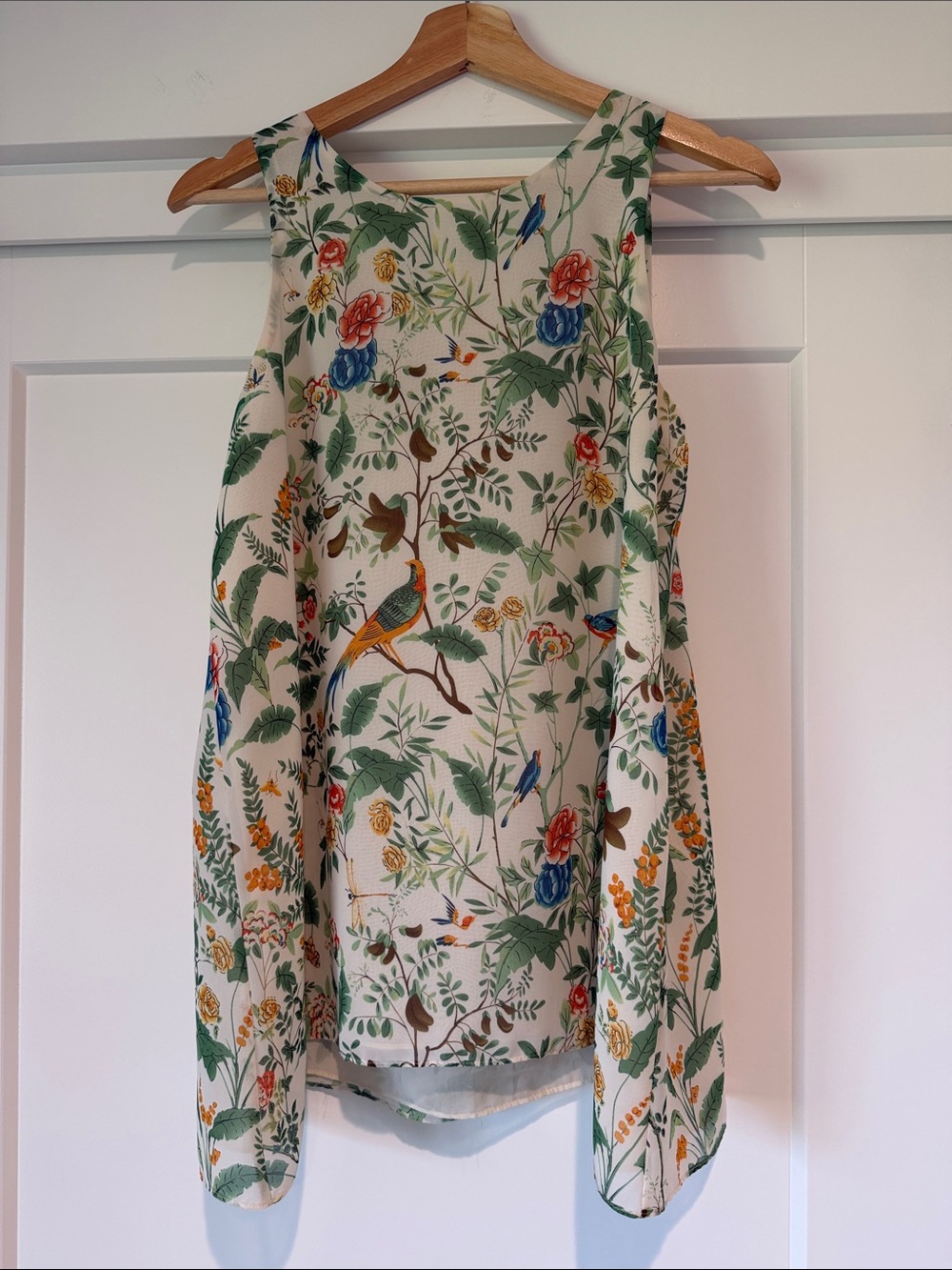 Max Studio Cream Floral & Bird Sleeveless Tank Top